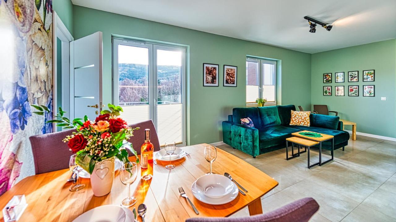 Apartament Kwiatowy - 5D Apartamenty ชเวียราโดว์-สโดรยจ์ ภายนอก รูปภาพ